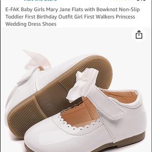 Baby girls white dress shoe